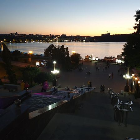 Стильна квартира-студія в центрі міста на набережній Тернополь Номер фото